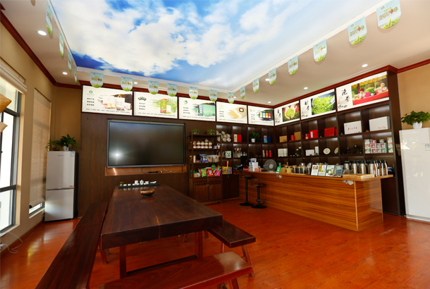 店里.jpg 店里.jpg